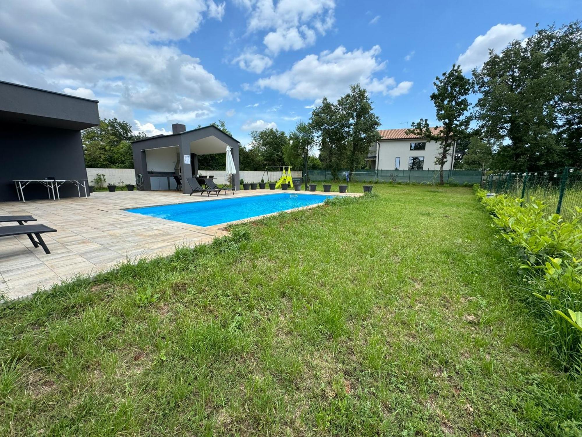 Villa Nora With Heated Pool