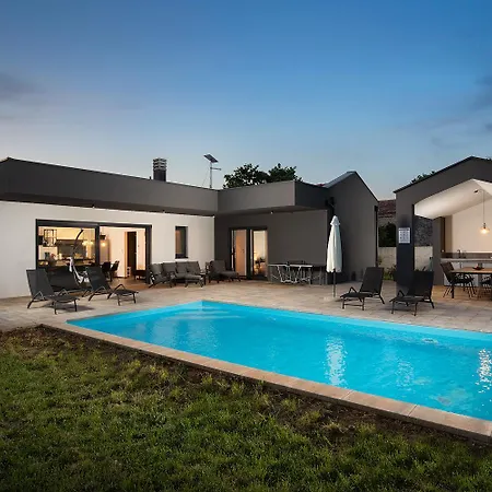 Vila Nora With Heated Pool Marčana Exterior foto