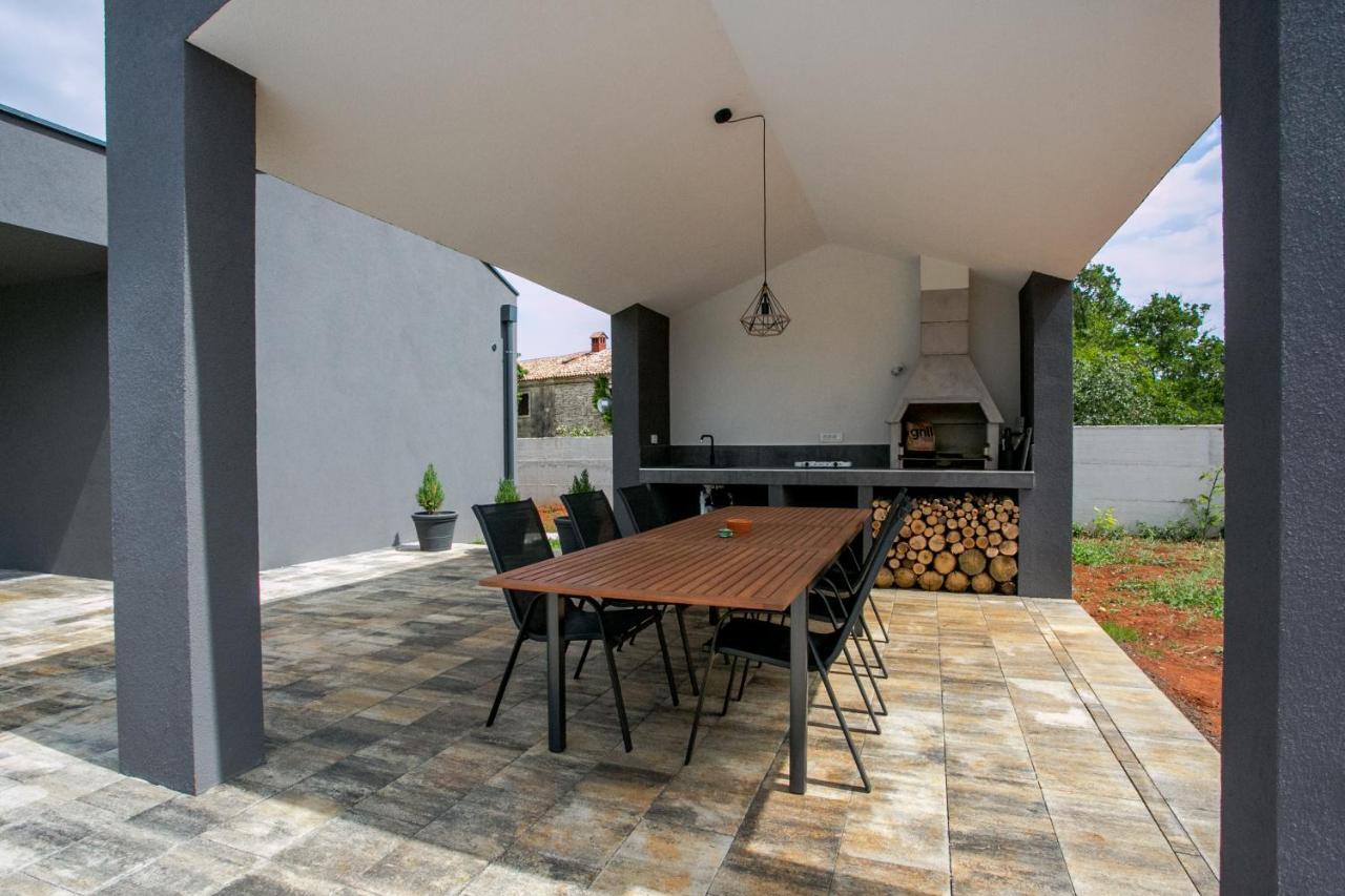 Villa Nora With Heated Pool Marcana